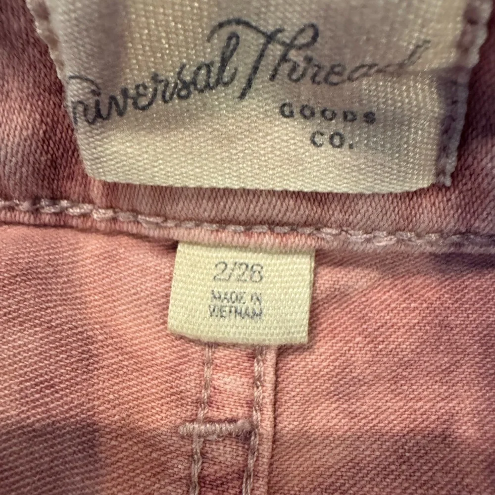 Universal Thread Washed Pink Denim Cutoff Shorts Sz 2/26 - Picture 7 of 8